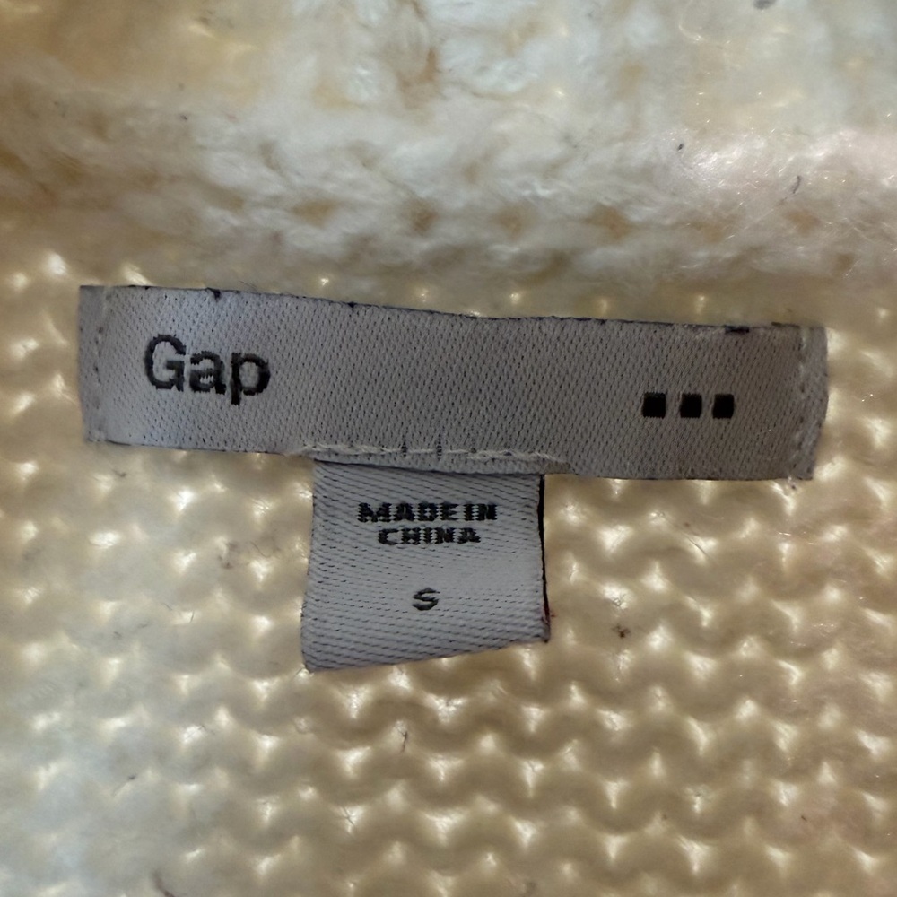 GAP Chunky Patterned Cardigan size small - Picture 3 of 4